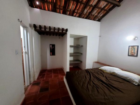 Casa de veraneio Preço para datas festivas são diferentes Exemplo Ano Novo Carnaval e Semana Santa custa 2500,00 para cada evento os quatro dias podendo levar até 08 pessoas